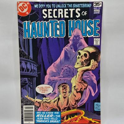 LOT 125: Secrets of Haunted House Comic Books