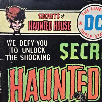 LOT 125: Secrets of Haunted House Comic Books