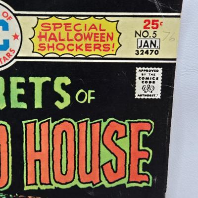 LOT 125: Secrets of Haunted House Comic Books