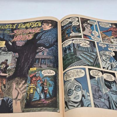 LOT 129: Adventure Comics Presents SuperGirl
