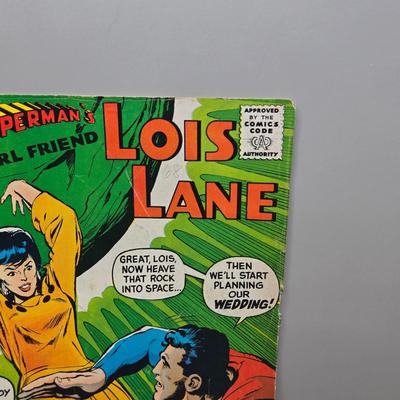 LOT 140: Lois Lane Comic Books
