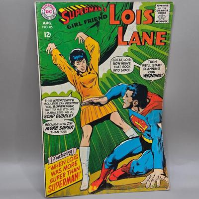 LOT 140: Lois Lane Comic Books