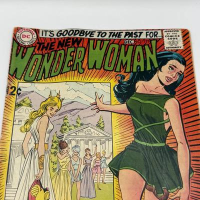 LOT 147: December 1968 DC Comics #179 The New Wonder Woman