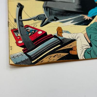 LOT 148: November 1972 DC Comics #1 Supergirl