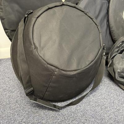 LOT 164: Lighting Equipment & Reflectors / Backgrounds