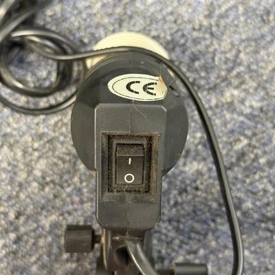 LOT 164: Lighting Equipment & Reflectors / Backgrounds