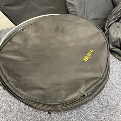 LOT 164: Lighting Equipment & Reflectors / Backgrounds
