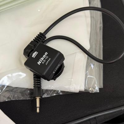 LOT 165: AlienBees ABR800 Ring Flash w/ Accessories
