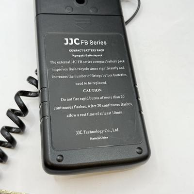 LOT 173: Power Banks, Flash Triggers & SD Card Readers