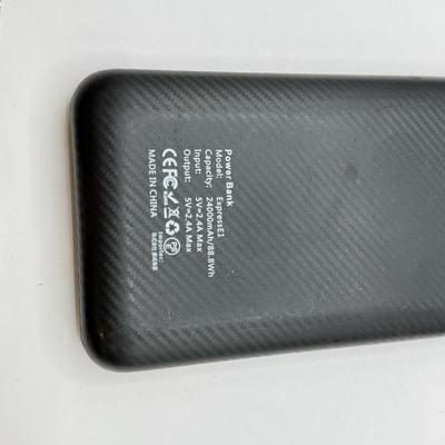 LOT 173: Power Banks, Flash Triggers & SD Card Readers