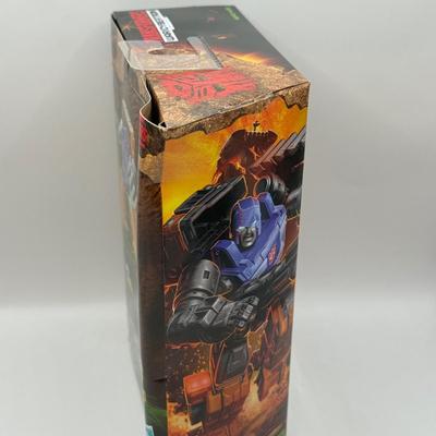 LOT 179: Hasbro Transformers Generations Kingdom War on Cybertron Action Figures NIB