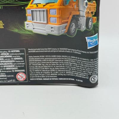 LOT 179: Hasbro Transformers Generations Kingdom War on Cybertron Action Figures NIB