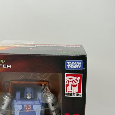 LOT 179: Hasbro Transformers Generations Kingdom War on Cybertron Action Figures NIB