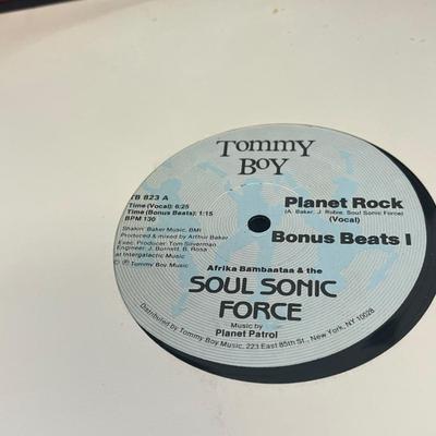LOT 186: Big Lot of Vintage Vinyl Records - R&B, Soul, Disco - Donna Summer, Kool & the Gang and More