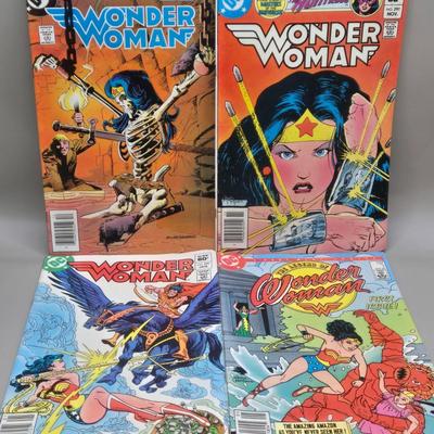 LOT 203: Wonder Woman Comic Books