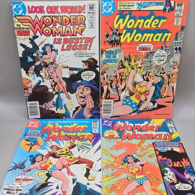 LOT 203: Wonder Woman Comic Books