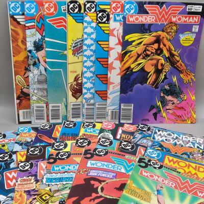 LOT 205: DC Wonder Woman Comic Books