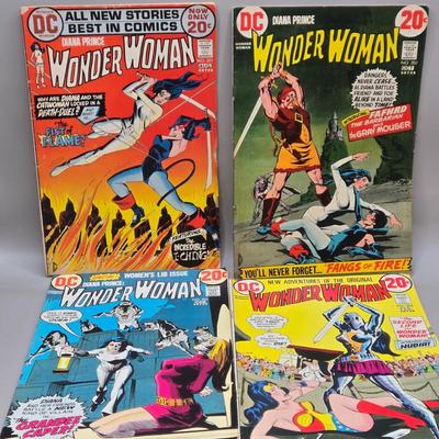 LOT 210: Wonder Woman Comic Books