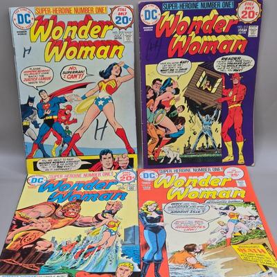 LOT 210: Wonder Woman Comic Books
