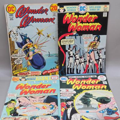 LOT 210: Wonder Woman Comic Books