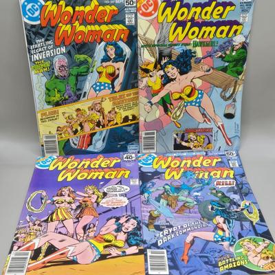 LOT 211: DC Wonder Woman Comic Books