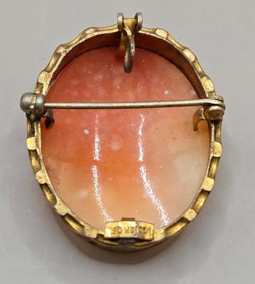 LOT 214J: Vintage Cameo Brooch/Pendant 1/20 12K Gold Filled and Matching Screw Back Earrings