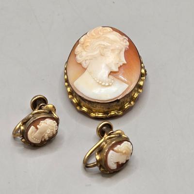 LOT 214J: Vintage Cameo Brooch/Pendant 1/20 12K Gold Filled and Matching Screw Back Earrings