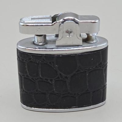 LOT 215J: Philadelphia Street and Trolly Guide for 1929, Jon-e Warmer, Fishing Pole Tie Pin with Matching Cuff Links, and More