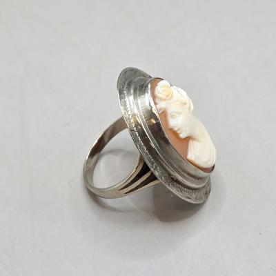 LOT 216J: Unique Left Facing 14k White Gold Cameo Ring / Acid Tested, 5.1 GTW, Size 5.5