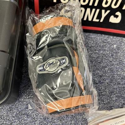 LOT 242: Cigar Lover's Collection: Mugs, Humidor Case & More