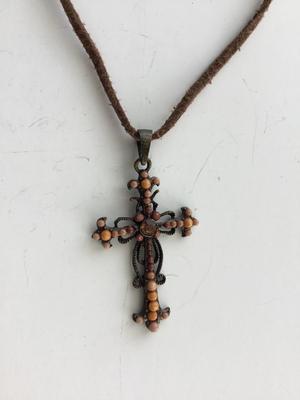 Beautiful unmarked cross necklace