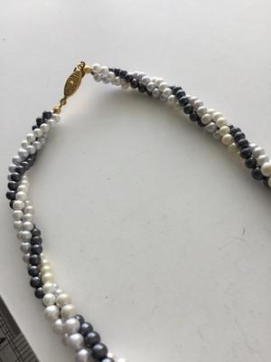 Vintage clasp twist beaded collar necklace