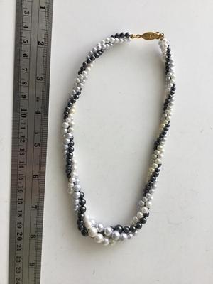 Vintage clasp twist beaded collar necklace