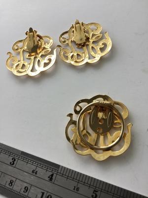Vintage scarf clip and clip on earrings