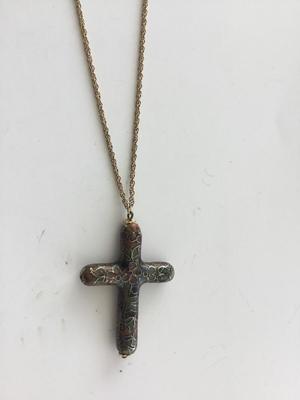 Unmarked gold tone cross necklace