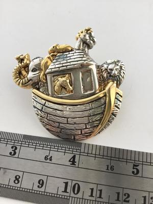 Unmarked vintage pin or necklace pendant