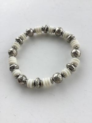Stretchy white beaded fashion bracelet
