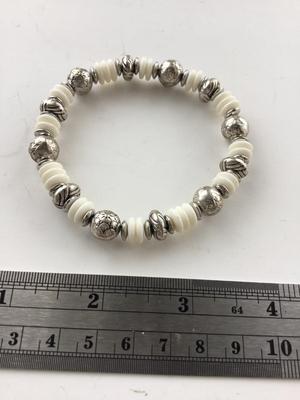 Stretchy white beaded fashion bracelet