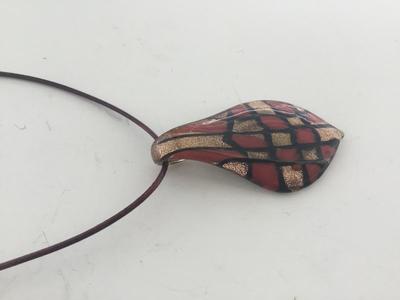 Beautiful unmarked glass necklace pendant