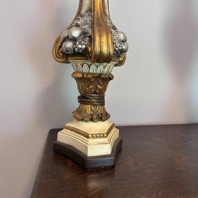 Single Lamp, no shade