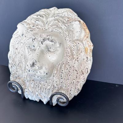 Lion Head