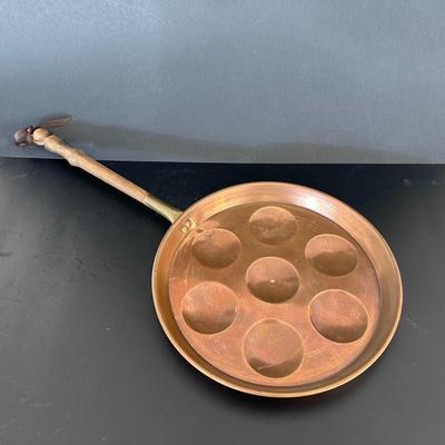 Copper egg pan