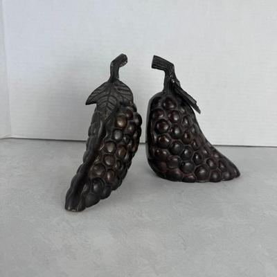Grape Cluster Bookend