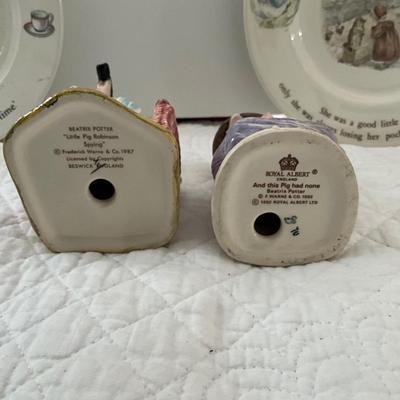 UBÀ288 Lot of Beatrix Potter Figurines and Plates