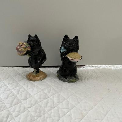 UBA1289 Lot of Two Beatrix Potter Dog Figurines