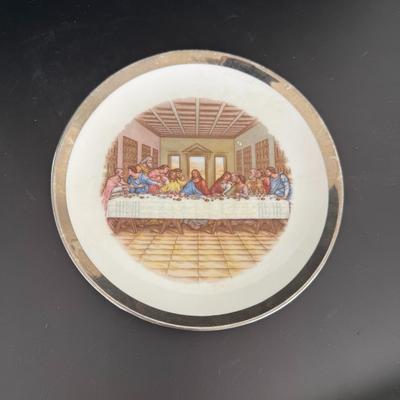 Pottery Lot - Teacups, saucer
