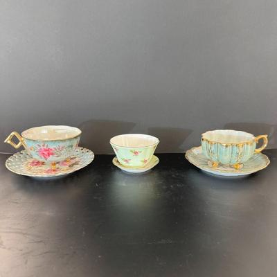 Pottery Lot - Teacups, saucer
