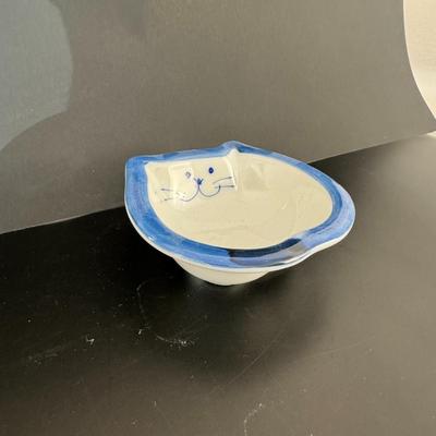 Lot of 2 - Pottery