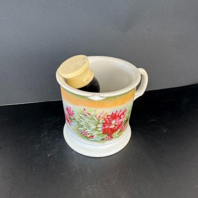 Lot: Shave mug and shave brush, candles and dishes