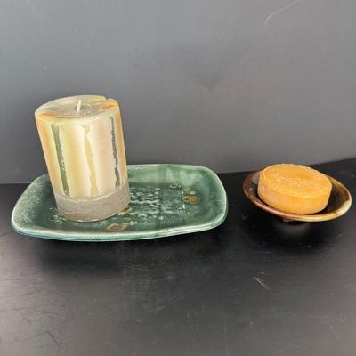 Lot: Shave mug and shave brush, candles and dishes